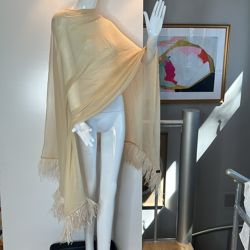 Gucci Vintage Rare Authentic 100% Silk Natural Feather Wrap Shawl 72” x 31”